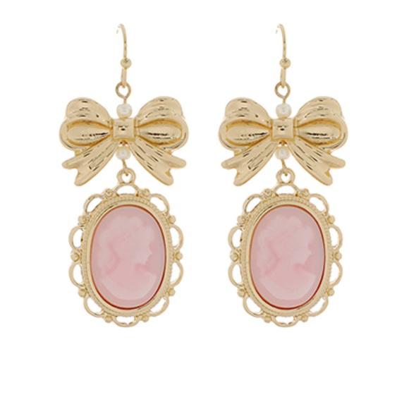 Cameo Oval Bow Earrings - Picture 2 of 4